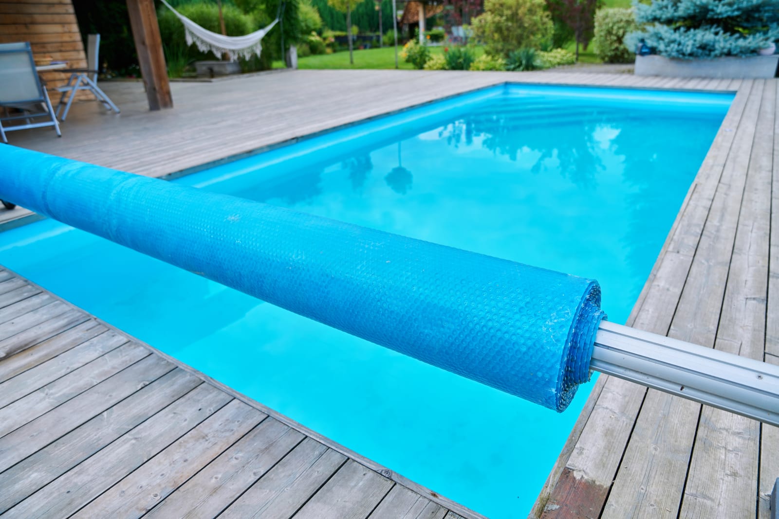 How Automatic Pool Covers Work (Convenient and Safe)